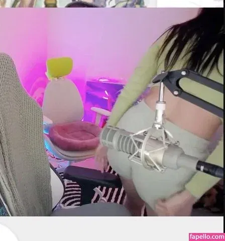 AriaSaki Onlyfans Photo Gallery 