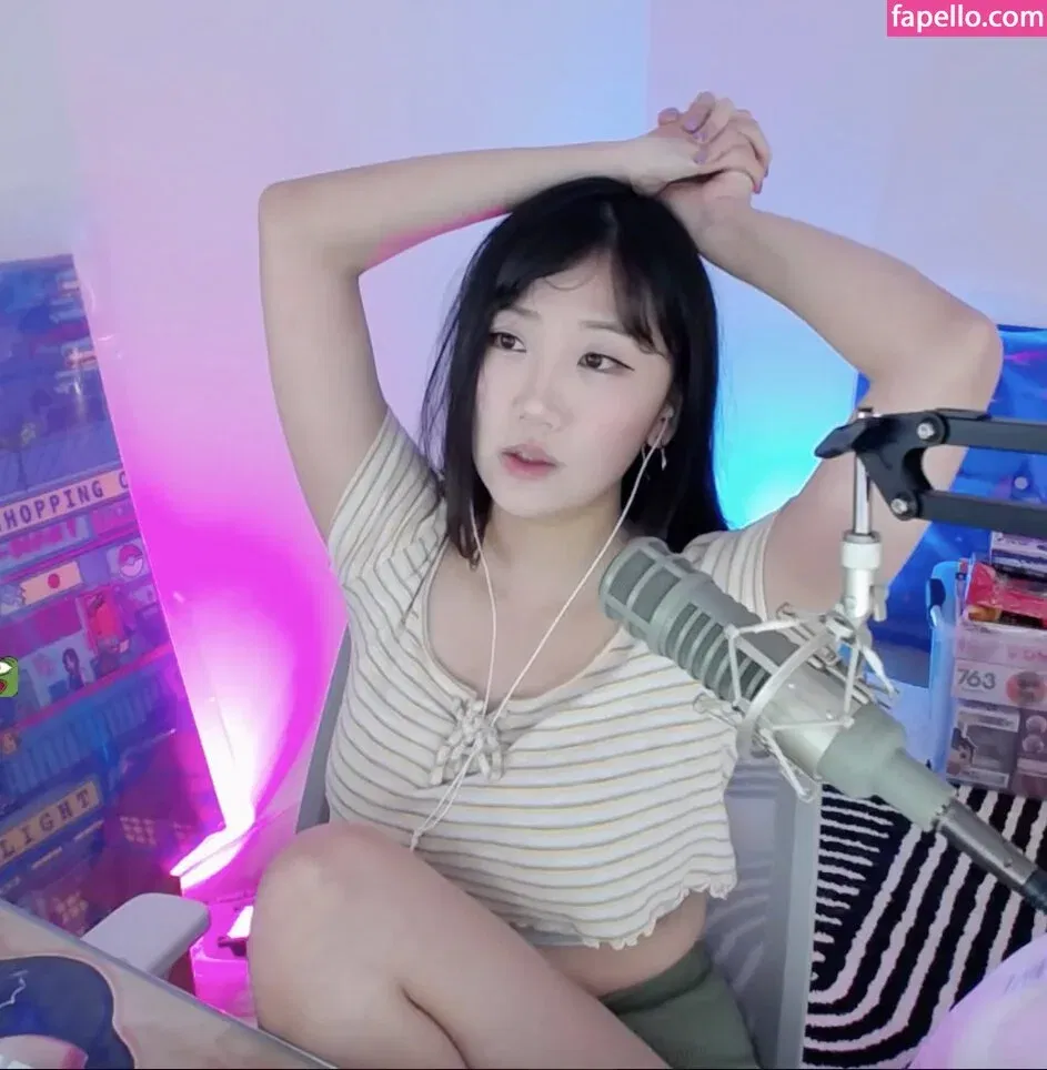 AriaSaki Onlyfans Photo Gallery 