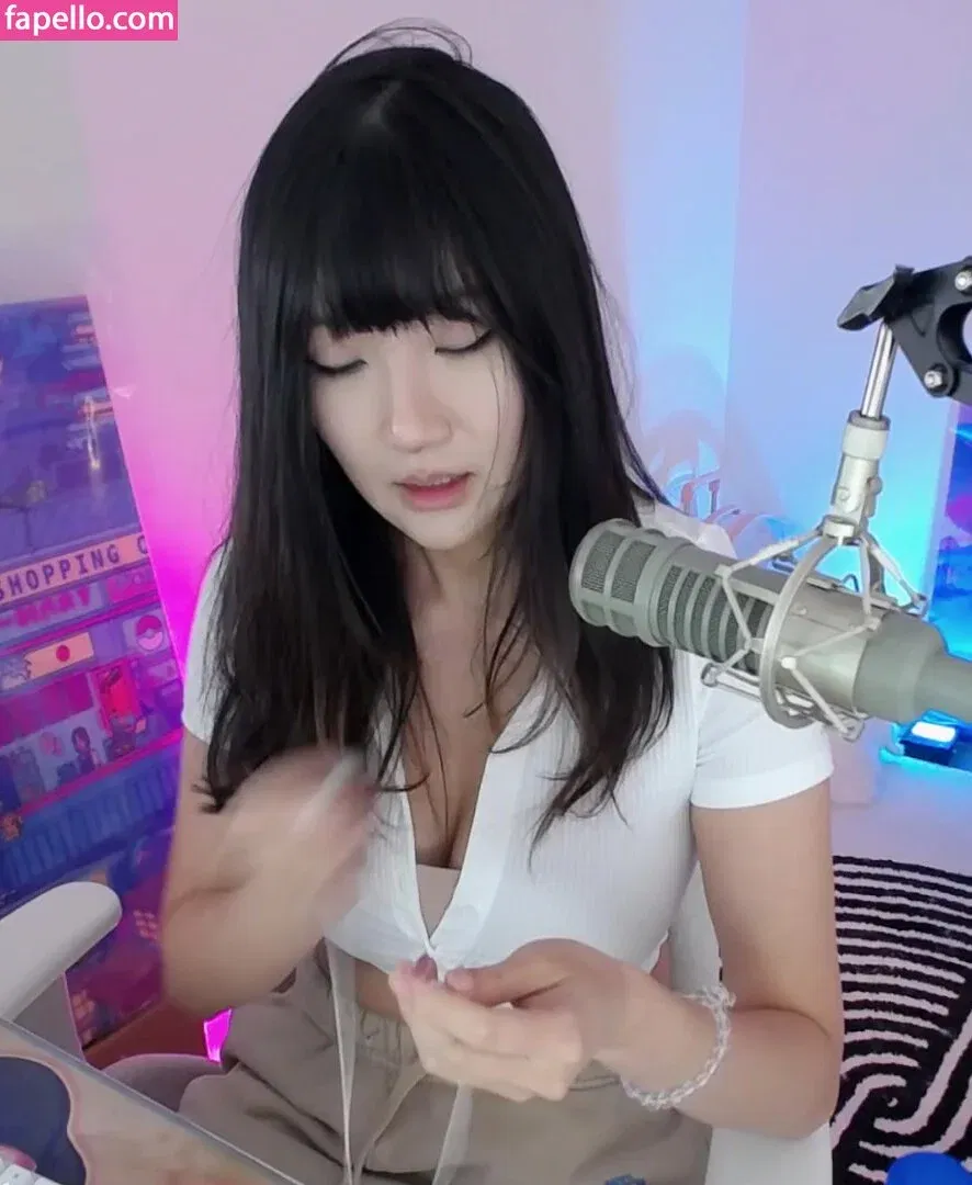 AriaSaki Onlyfans Photo Gallery 