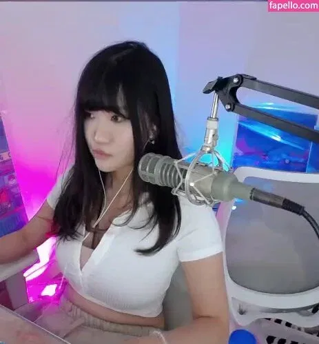 AriaSaki Onlyfans Photo Gallery 