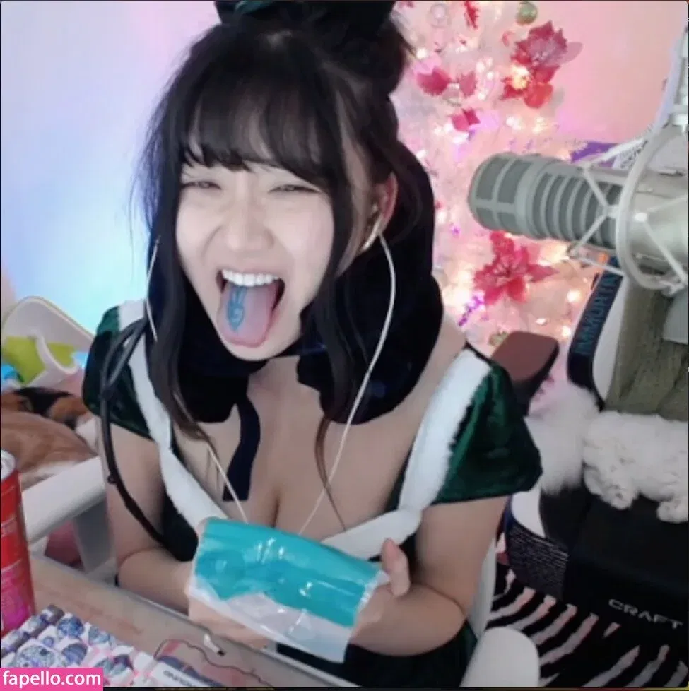 AriaSaki Onlyfans Photo Gallery 