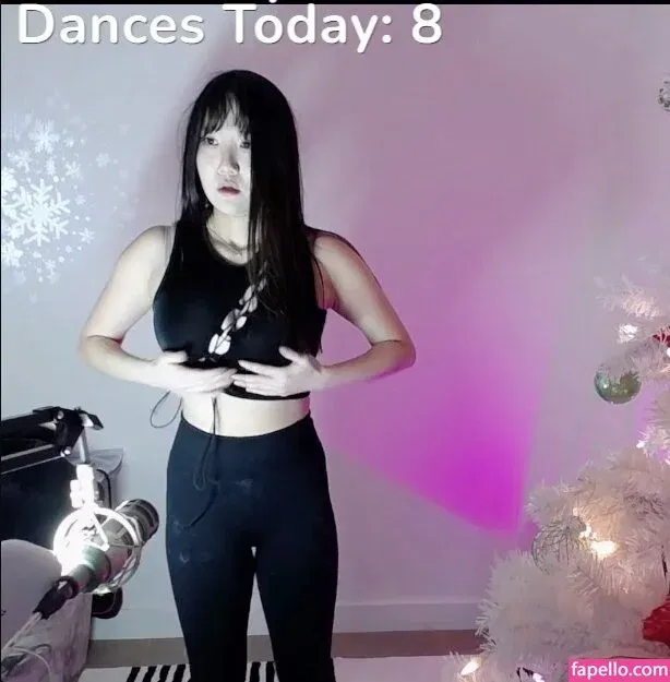 AriaSaki Onlyfans Photo Gallery 