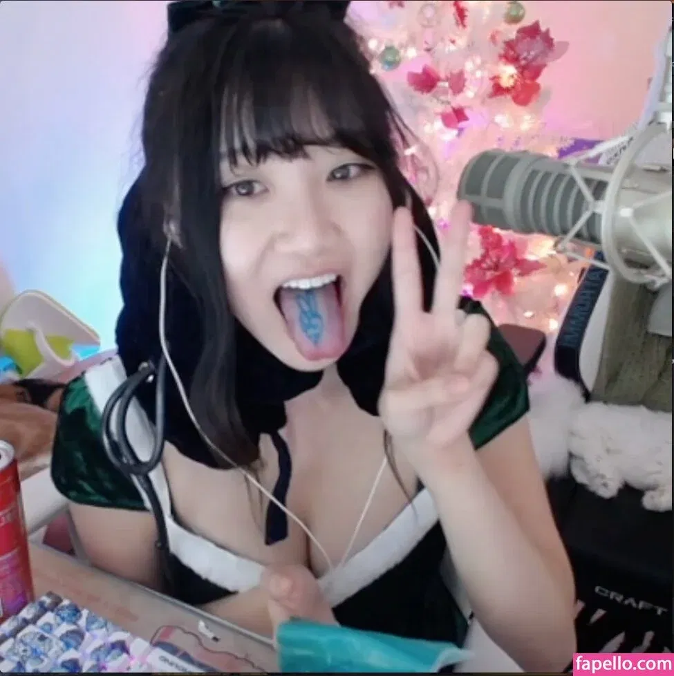 AriaSaki Onlyfans Photo Gallery 