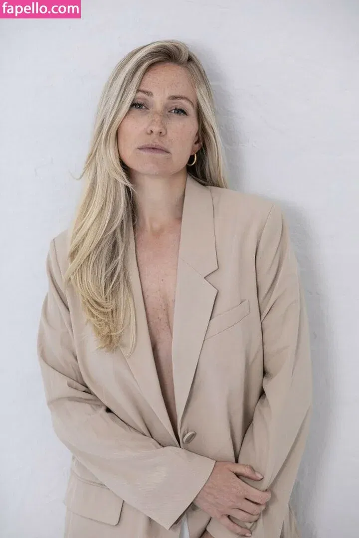 Mumma Mic's ASMR Onlyfans Photo Gallery 