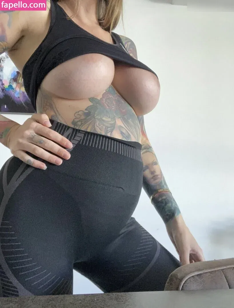 Evelyn | 2Vaginas Onlyfans Photo Gallery 
