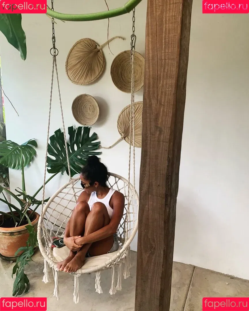 Lou Llobell Onlyfans Photo Gallery 