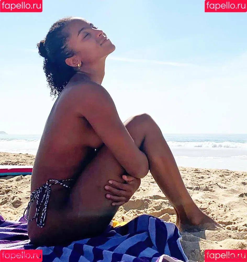 Lou Llobell Onlyfans Photo Gallery 