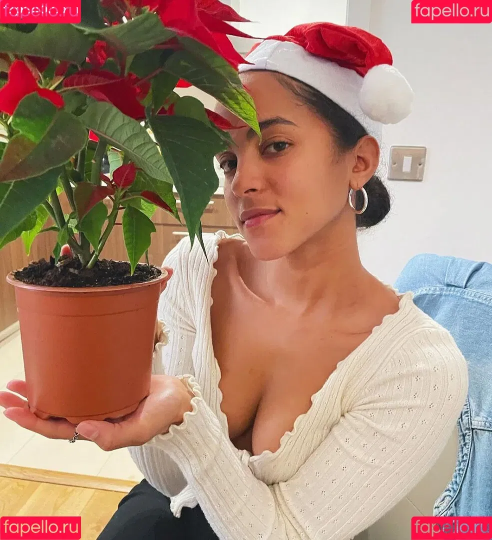 Lou Llobell Onlyfans Photo Gallery 