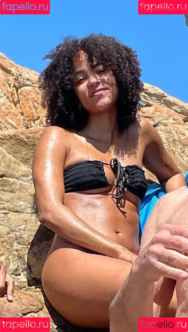 Lou Llobell Onlyfans Photo Gallery 