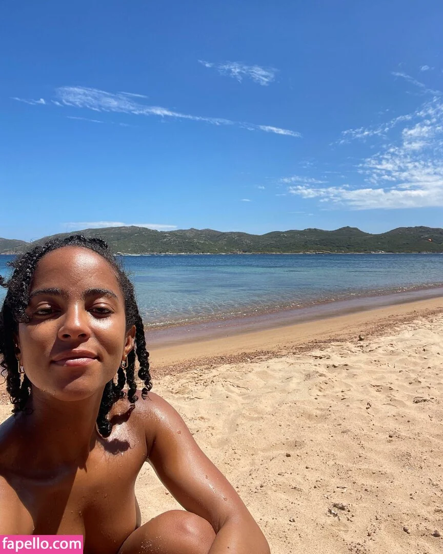 Lou Llobell Onlyfans Photo Gallery 