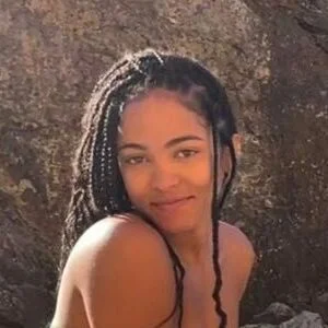 Lou Llobell Onlyfans Photo Gallery 