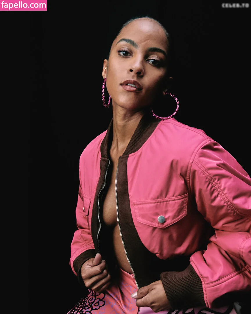 Lou Llobell Onlyfans Photo Gallery 