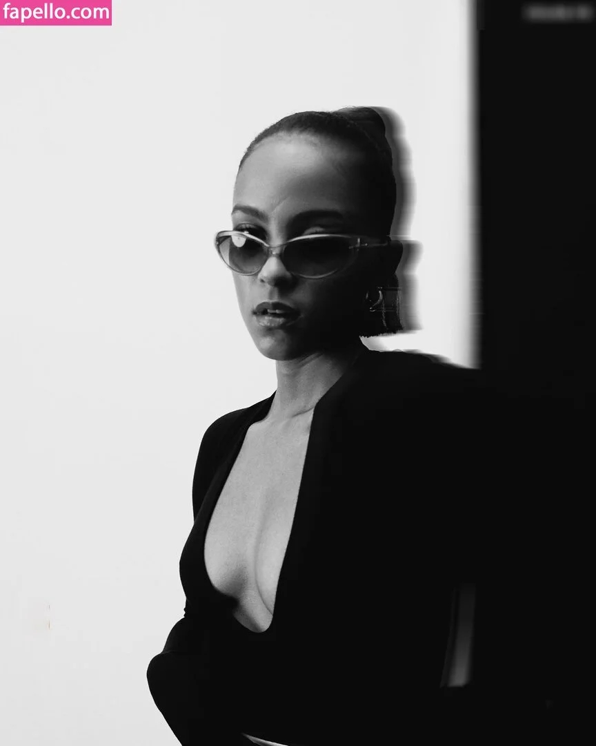 Lou Llobell Onlyfans Photo Gallery 