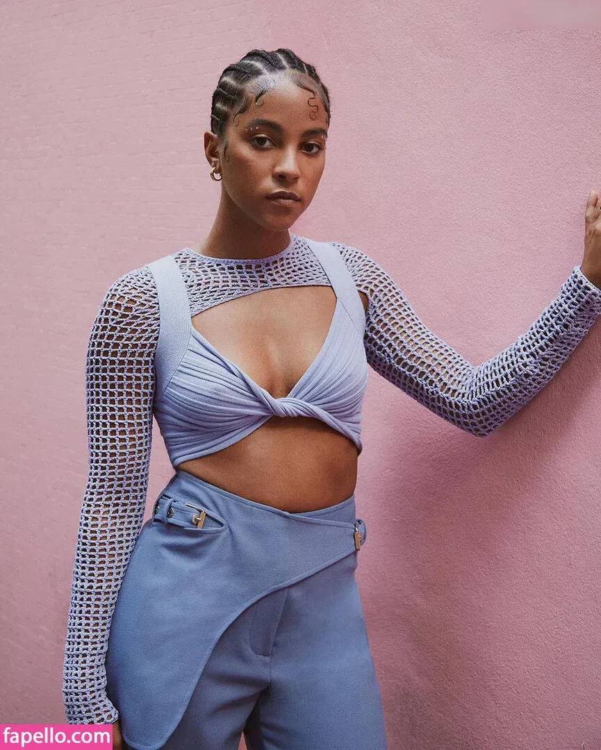 Lou Llobell Onlyfans Photo Gallery 