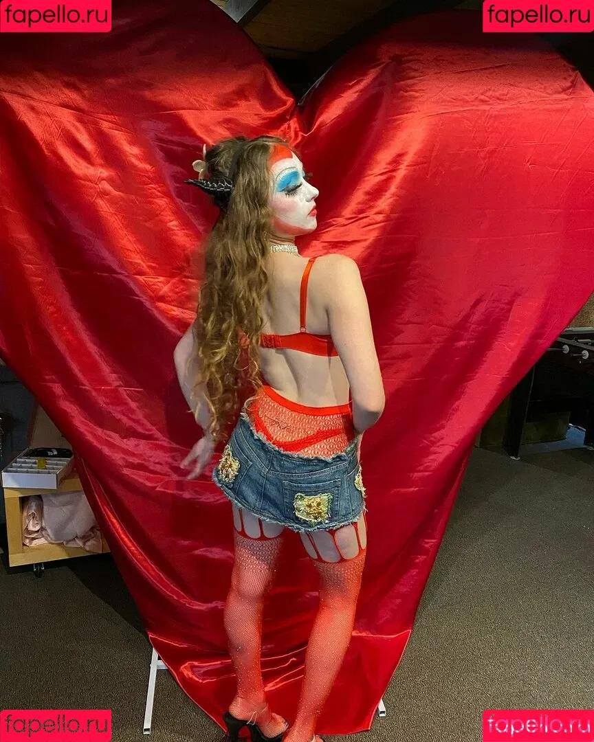 Chappell Roan Onlyfans Photo Gallery 