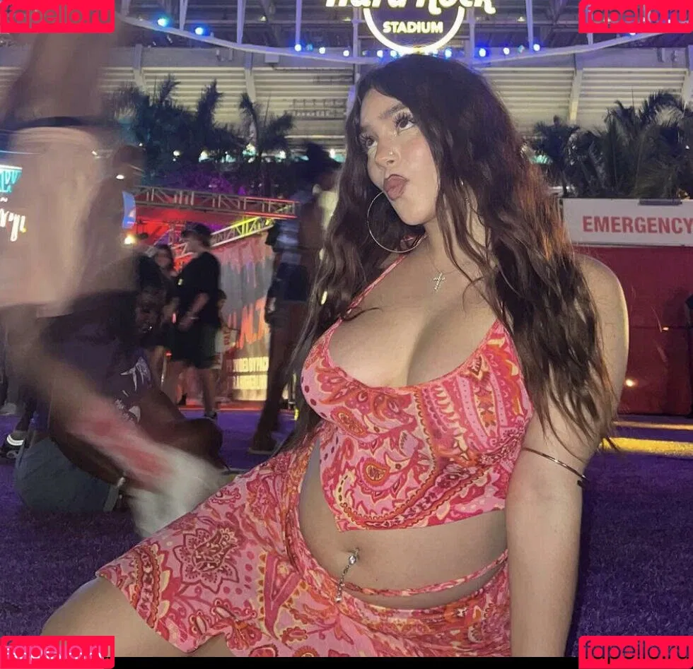 Paeka Campos Onlyfans Photo Gallery 