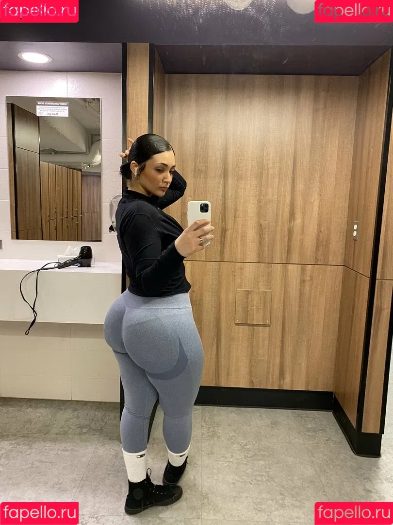 Zainaabb.ab Onlyfans Photo Gallery 