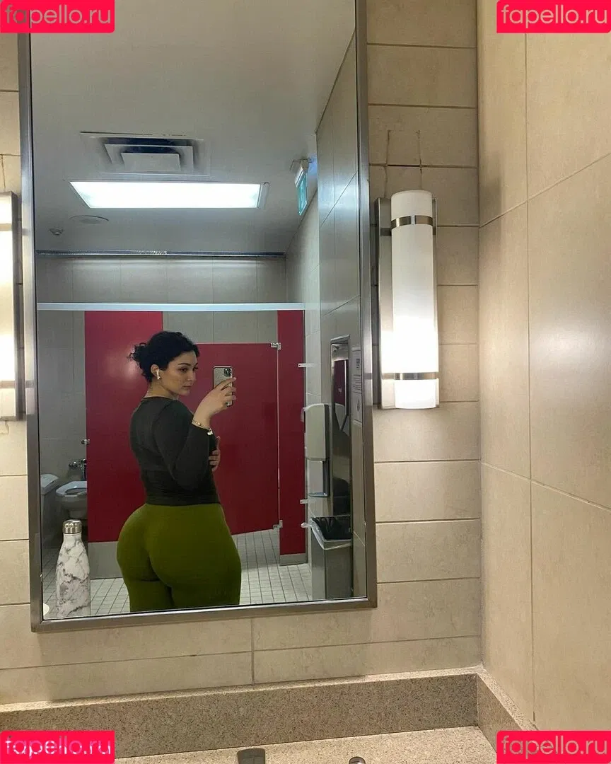 Zainaabb.ab Onlyfans Photo Gallery 