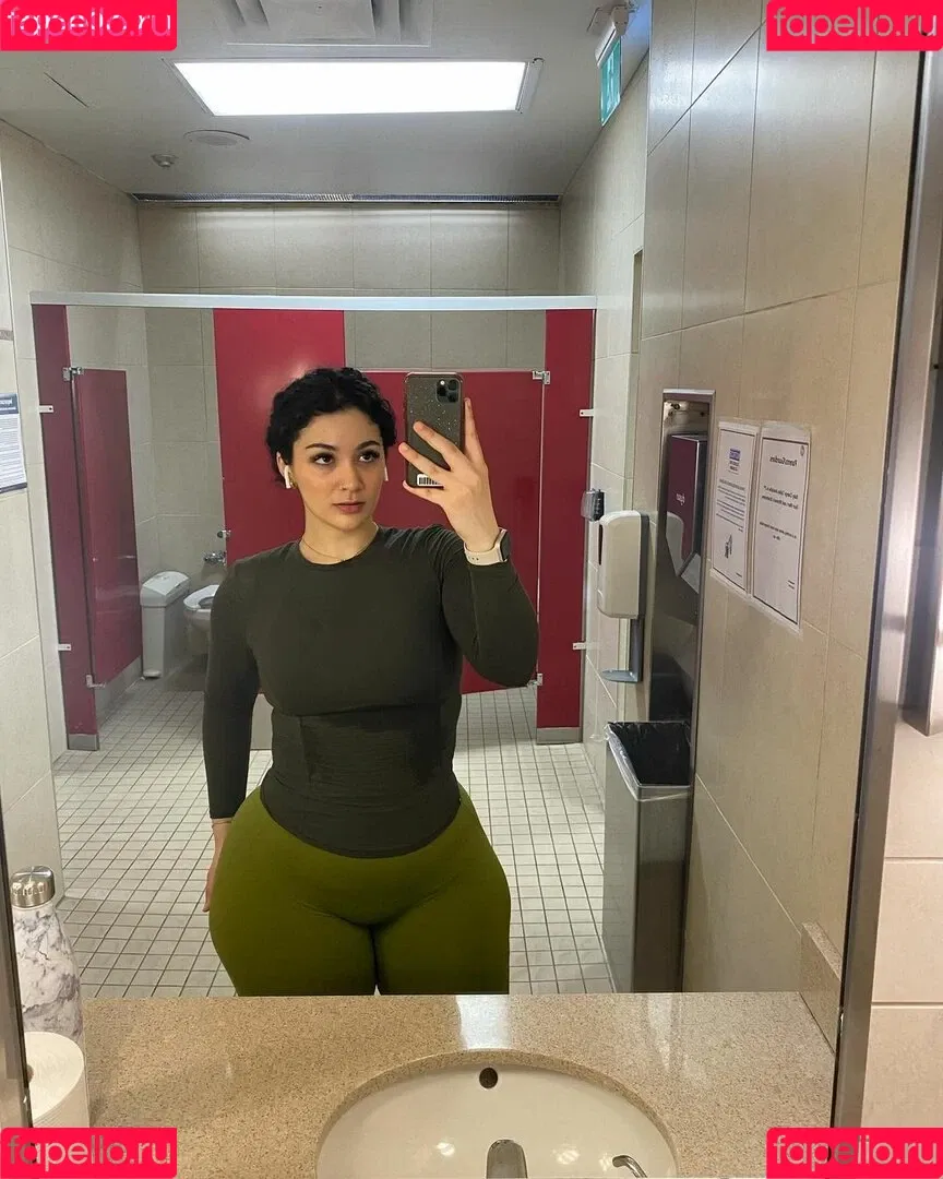 Zainaabb.ab Onlyfans Photo Gallery 