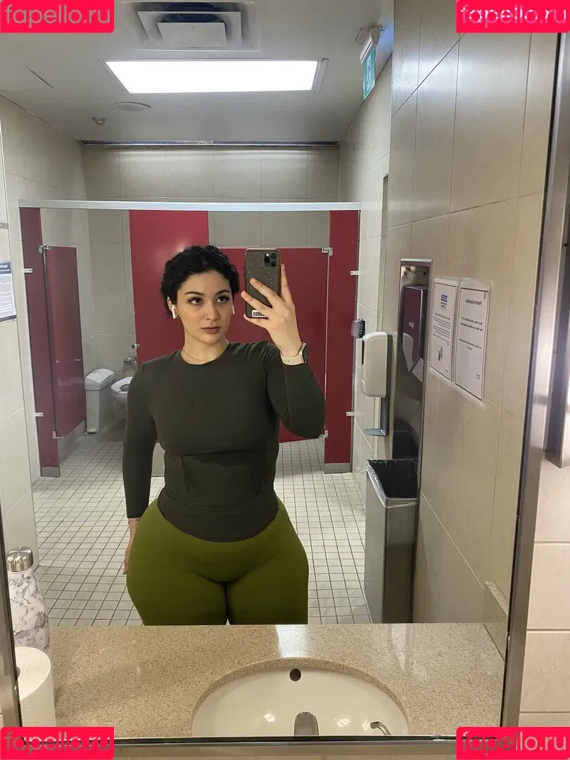 Zainaabb.ab Onlyfans Photo Gallery 