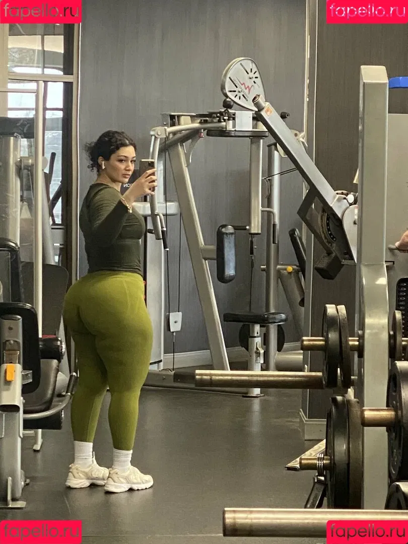 Zainaabb.ab Onlyfans Photo Gallery 