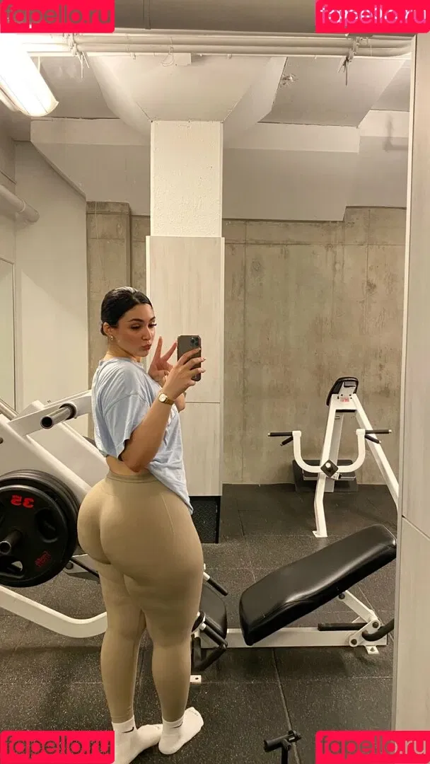 Zainaabb.ab Onlyfans Photo Gallery 