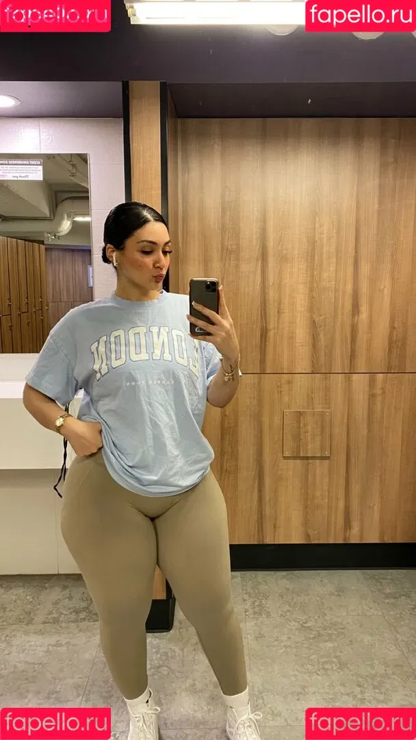 Zainaabb.ab Onlyfans Photo Gallery 