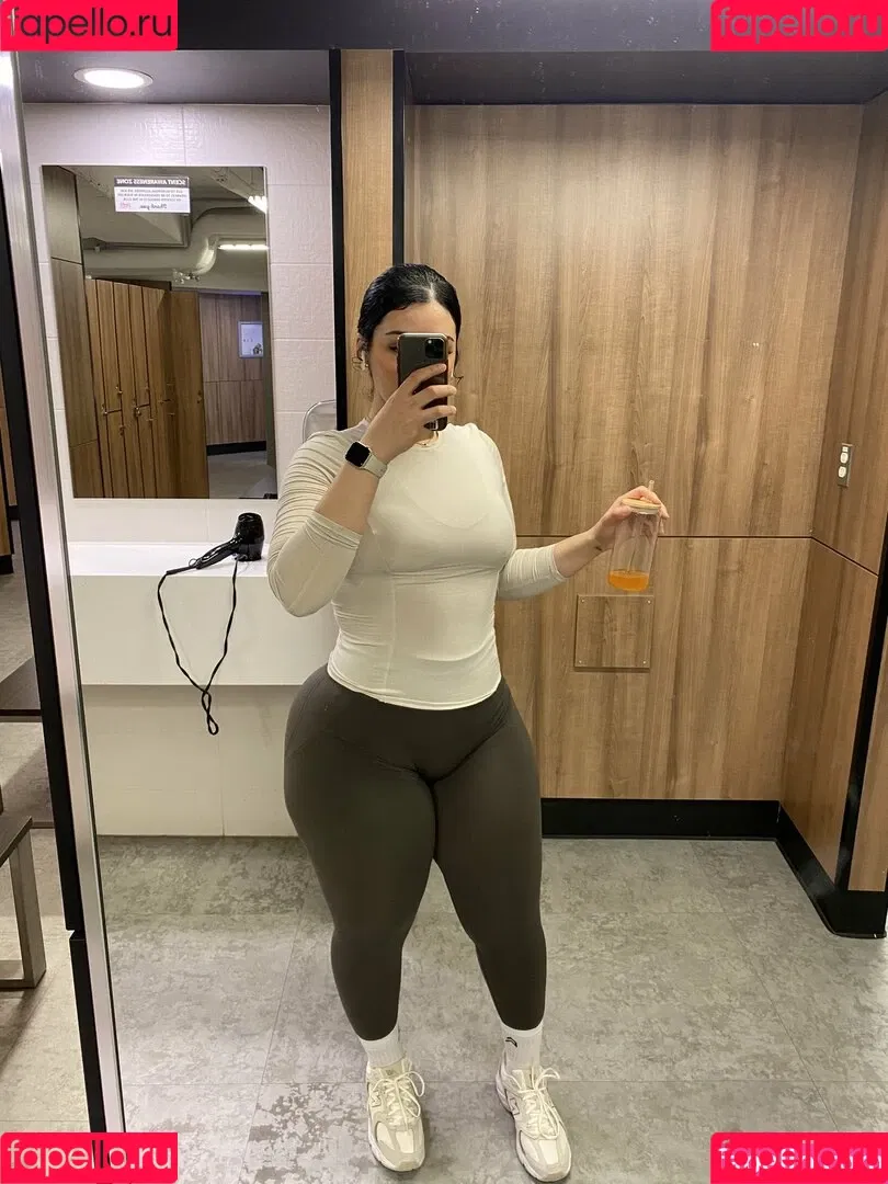 Zainaabb.ab Onlyfans Photo Gallery 