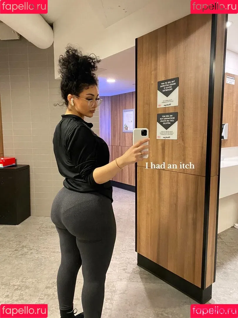 Zainaabb.ab Onlyfans Photo Gallery 