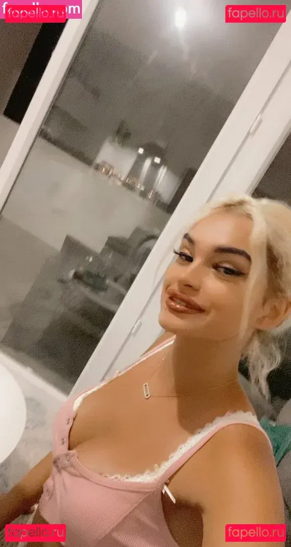 Zainaabb.ab Onlyfans Photo Gallery 