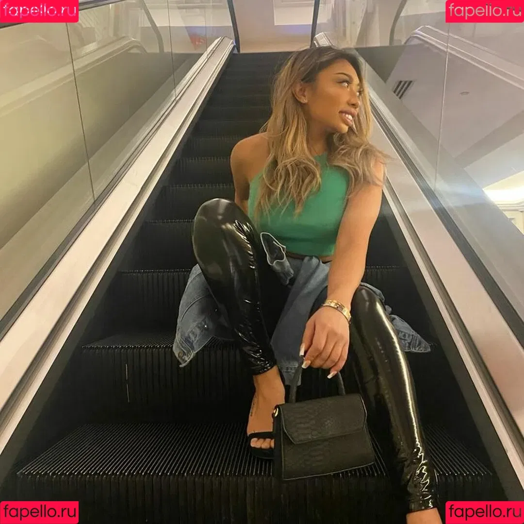 Valerie Saint-Claire Onlyfans Photo Gallery 