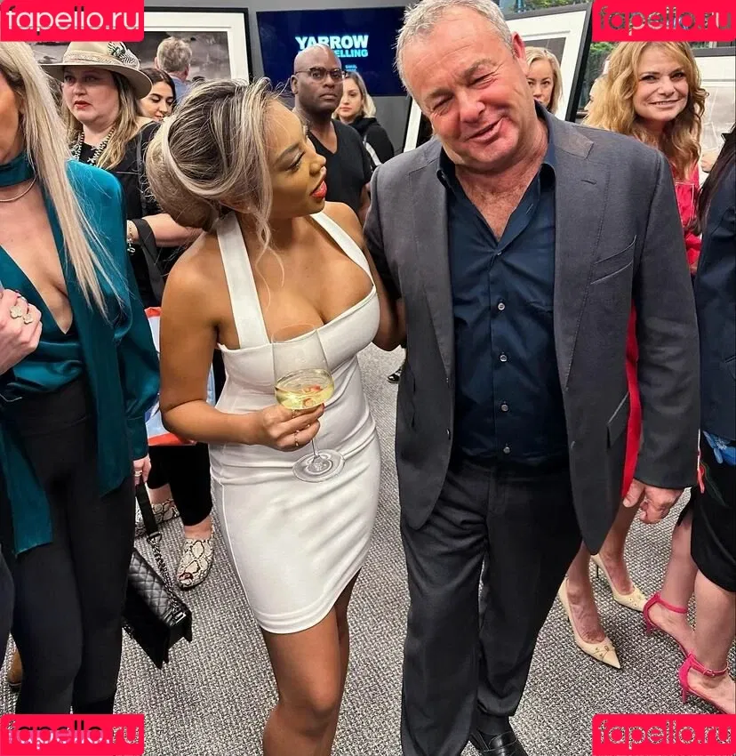 Valerie Saint-Claire Onlyfans Photo Gallery 