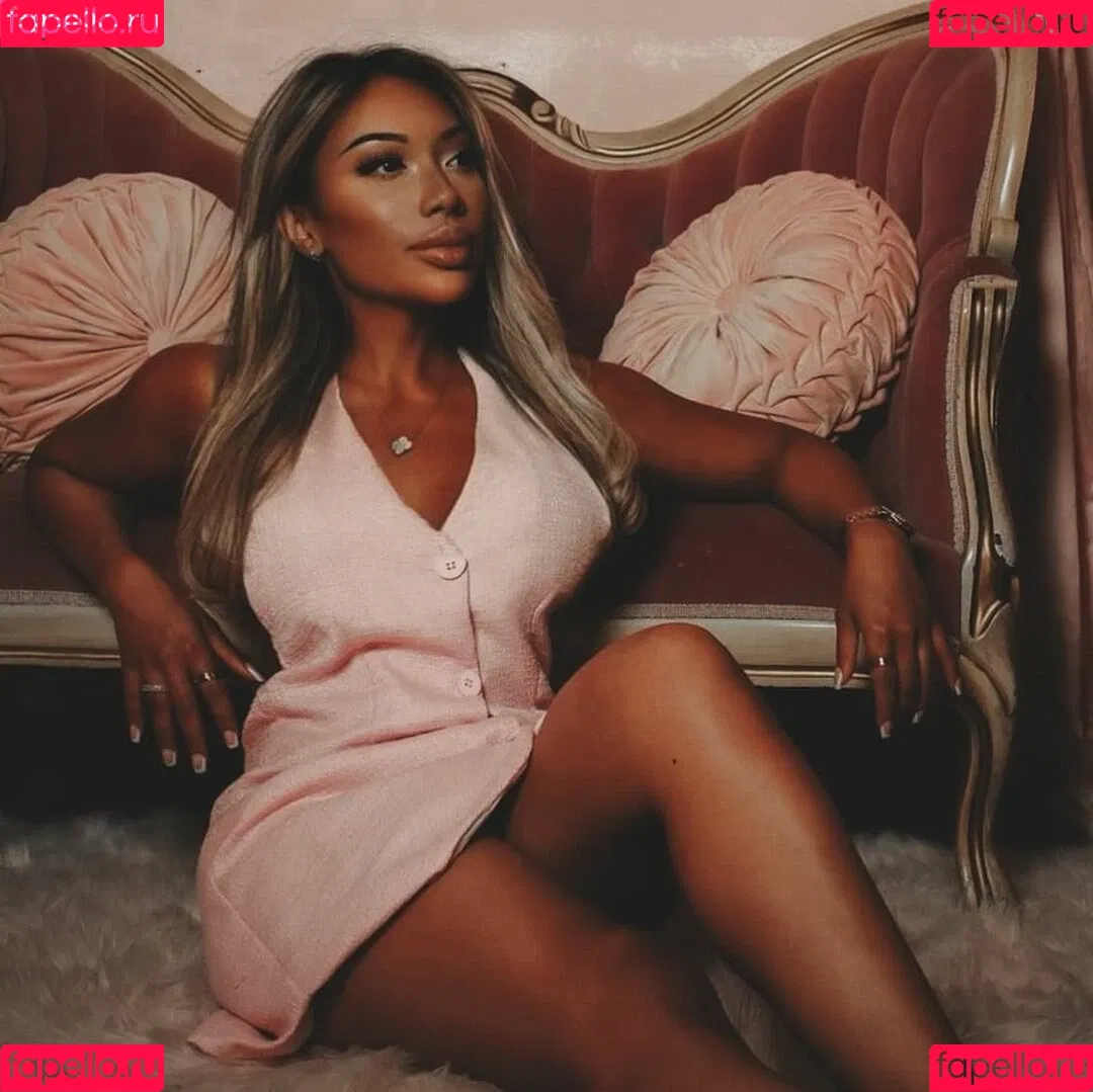 Valerie Saint-Claire Onlyfans Photo Gallery 