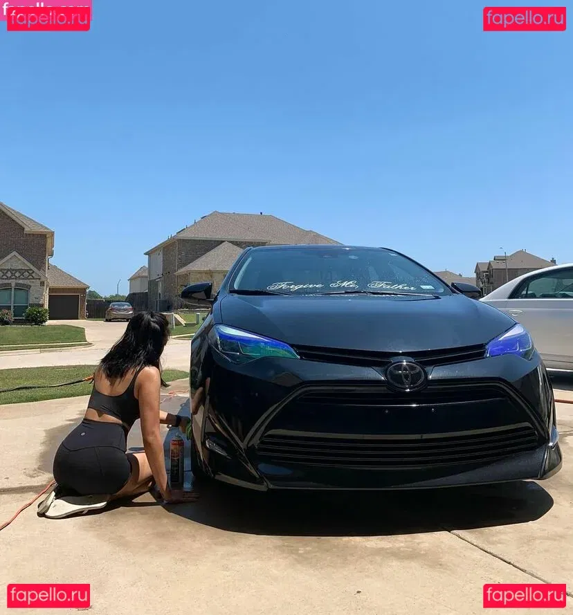 Valerie Saint-Claire Onlyfans Photo Gallery 