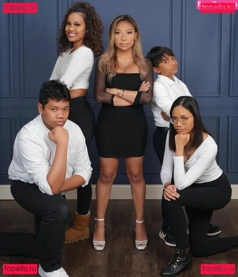 Valerie Saint-Claire Onlyfans Photo Gallery 