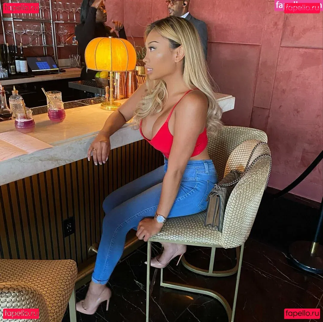 Valerie Saint-Claire Onlyfans Photo Gallery 