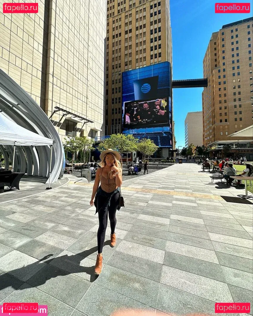 Valerie Saint-Claire Onlyfans Photo Gallery 