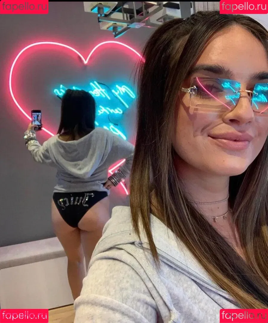 Natalie Mariduena Onlyfans Photo Gallery 