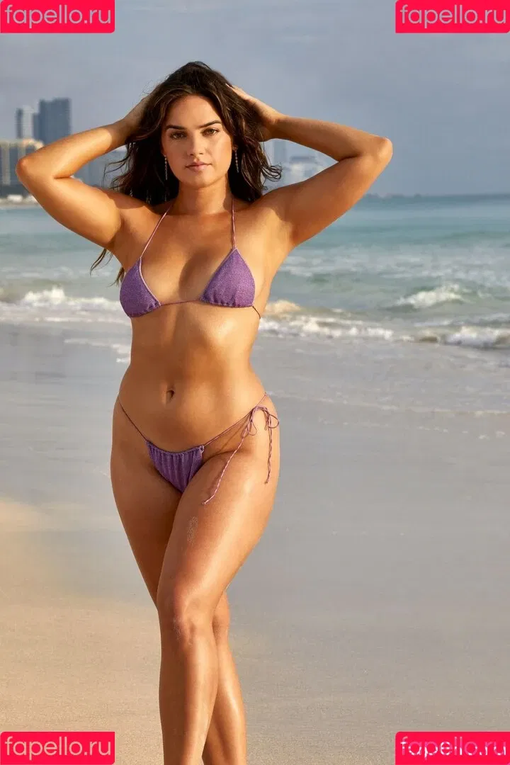 Natalie Mariduena Onlyfans Photo Gallery 