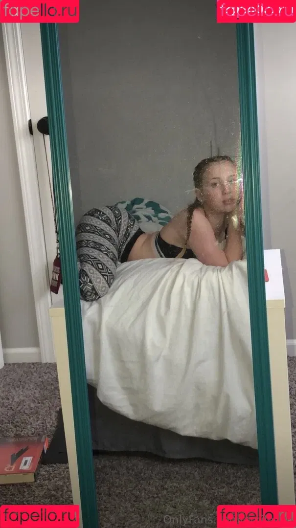 emileexo Onlyfans Photo Gallery 