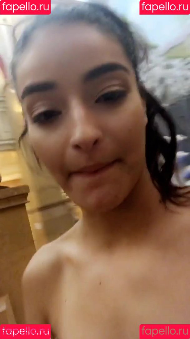 emileexo Onlyfans Photo Gallery 