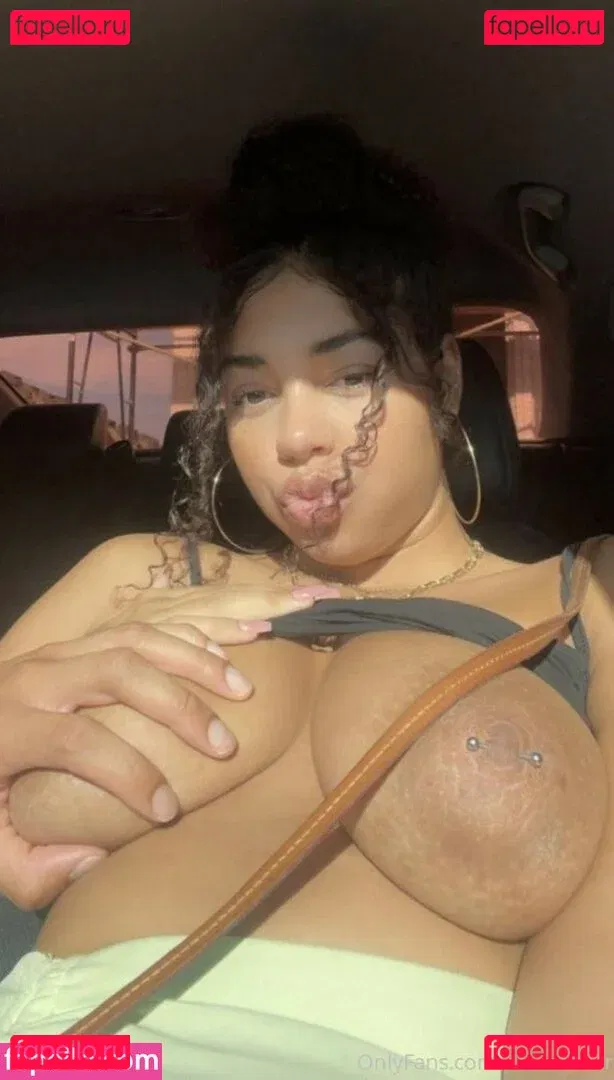 amazonrara Onlyfans Photo Gallery 