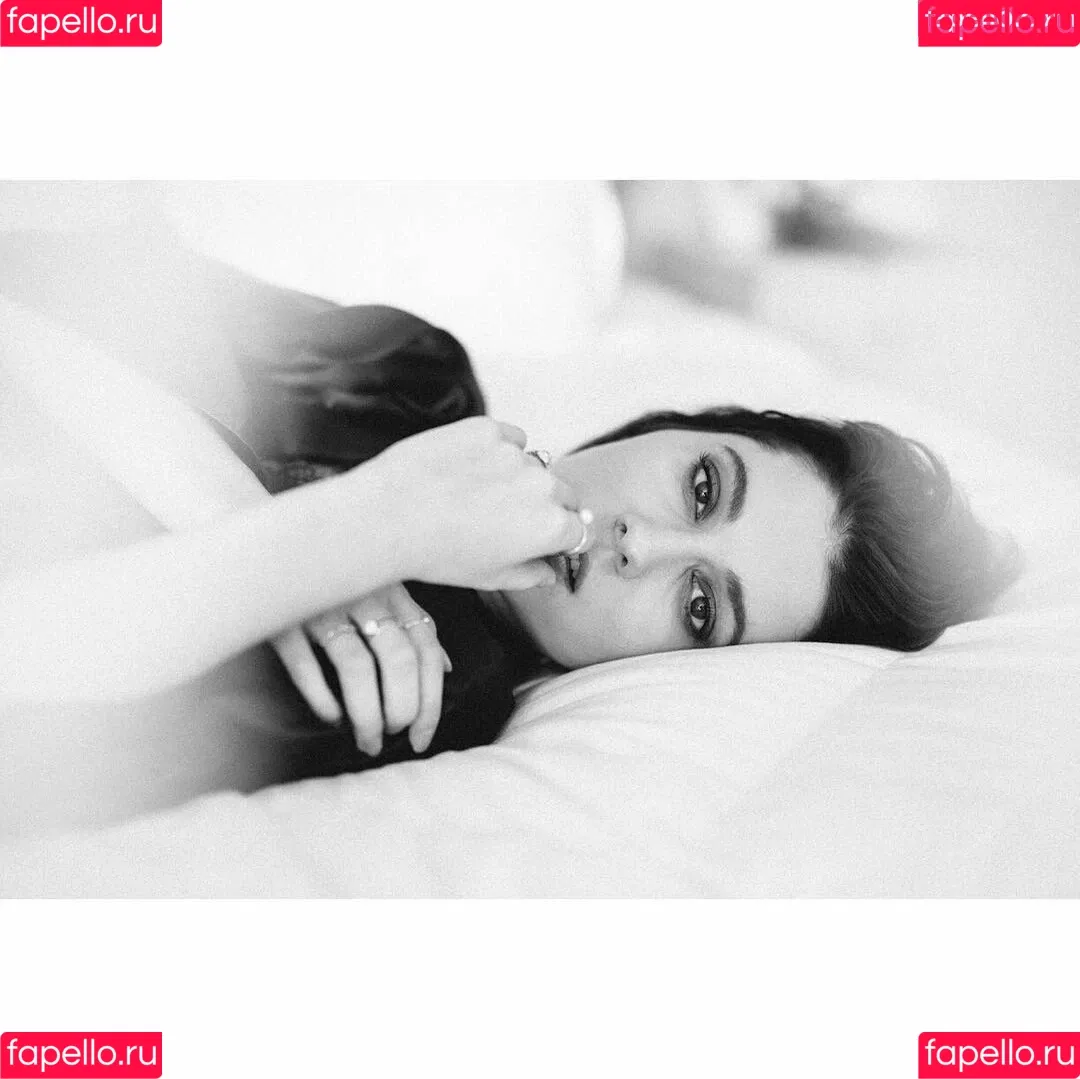 Amanda Crew Onlyfans Photo Gallery 