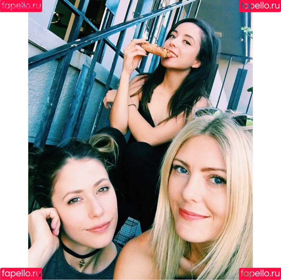 Amanda Crew Onlyfans Photo Gallery 