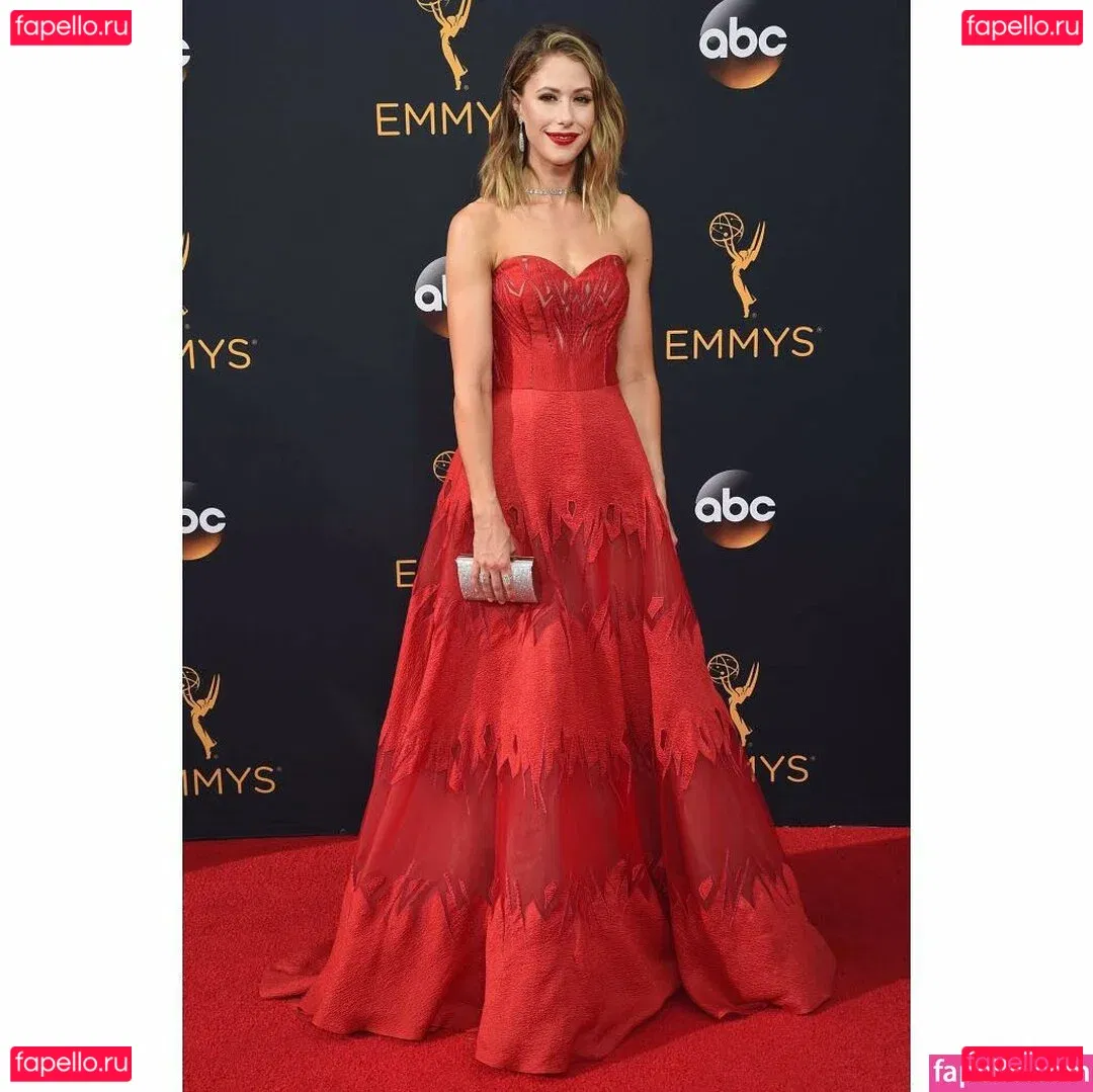 Amanda Crew Onlyfans Photo Gallery 