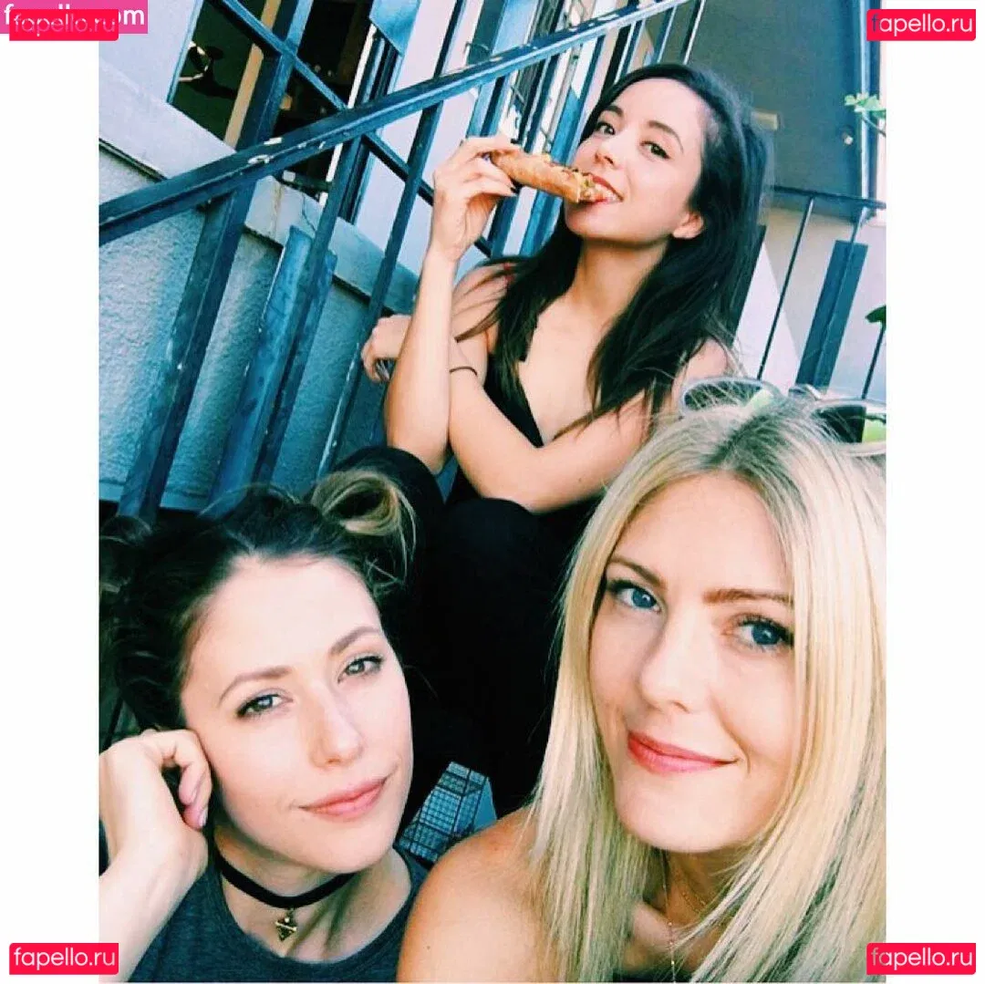 Amanda Crew Onlyfans Photo Gallery 