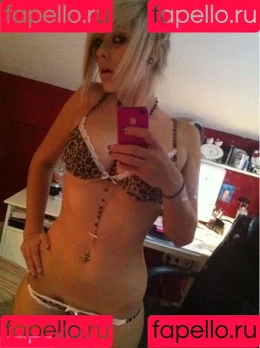 Selina Metzger Onlyfans Photo Gallery 
