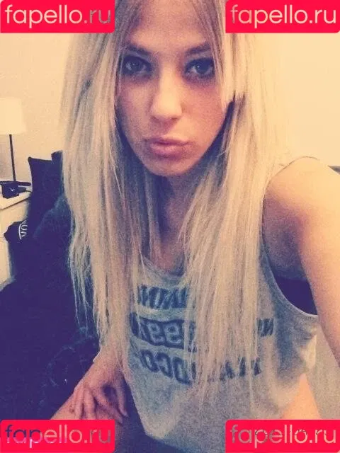 Selina Metzger Onlyfans Photo Gallery 