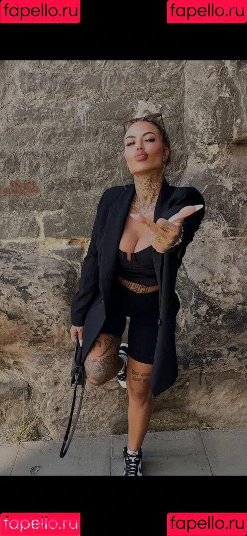 Selina Metzger Onlyfans Photo Gallery 