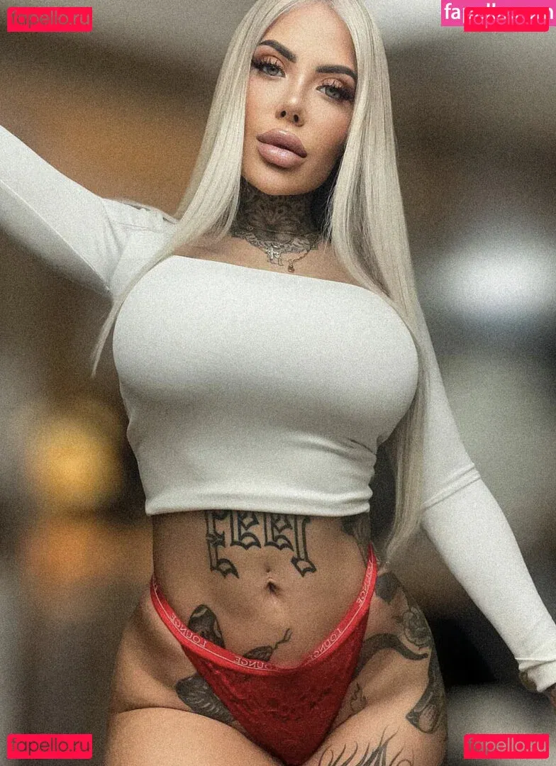 Selina Metzger Onlyfans Photo Gallery 